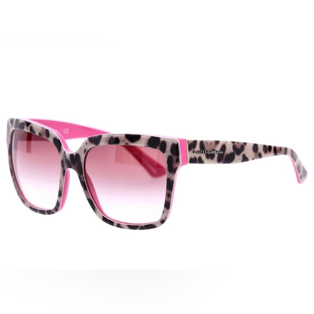 Dolce & Gabbana Oversized Leopard Print Sunglasses with Pink Accents Preloved❤️